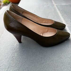 Bruno Magli Sz 8 Olive Leather Heels Classic Pumps Career Women's Shoes